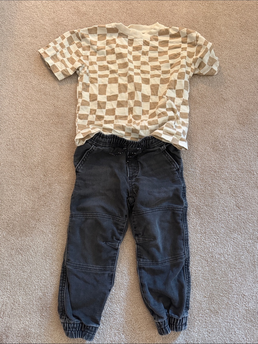 Gap Casual Elastic-Waist Jogger Pants in Black & Rylee & Cru top
